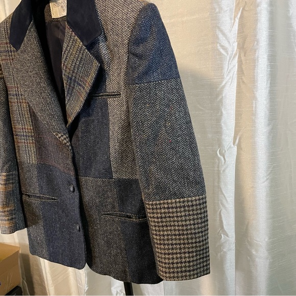 Vintage International Scene wool blazer, size small, herringbone and plaid - Picture 5 of 16